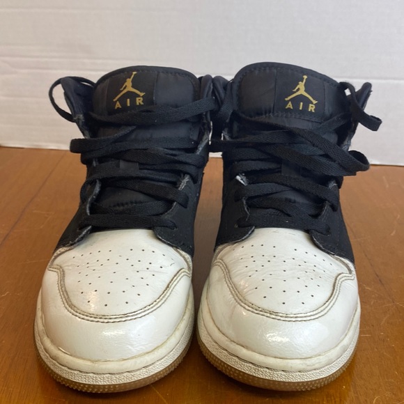 Jordan Other - Nike Air Jordan 1 Mid Retro Size 5.5Y